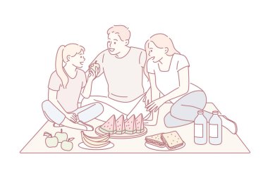 Aile kavramı ile piknik yapmak ve boş zaman geçirmek. Gülümseyen mutlu aile babası anne kız birlikte oturuyor meyve yiyor piknik vektörü çizimleri yapıyor.