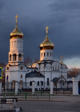 Rusya. Batı Sibirya. Novokuznetsk şehir. Tapınağın kutsal Nobleborn Prens Peter ve Fevronia