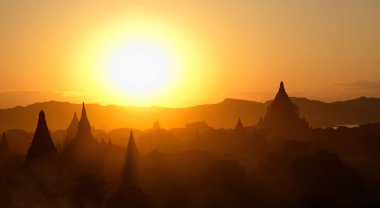 Myanmar. Günbatımı Bagan Krallık içinde