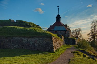 Ortaçağ Kalesi Korela en Kuzey-Batı şehir Rusya'nın oldu. Kale XIII ve XIV. yy fırsatta kurulmuştur. Novgorod sakinleri İsveçliler Kuzey-Batı sınırları korumak için Vuoksa Nehri'nin adada