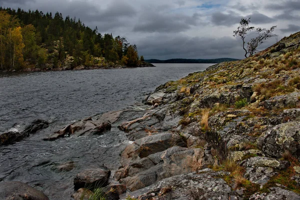 Rússia Carélia Outono Sombrio Lago Ladoga — Fotografia de Stock