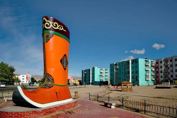 En büyük Moğol önyükleme. Batı Moğolistan. Hovd şehir yerleşim merkezi