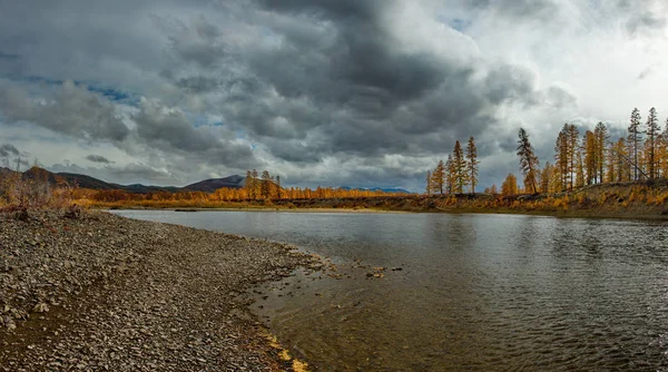 Oroszország Távol Keleten Őszi Színei Hidegvízi Folyók Magadan — Stock Fotó