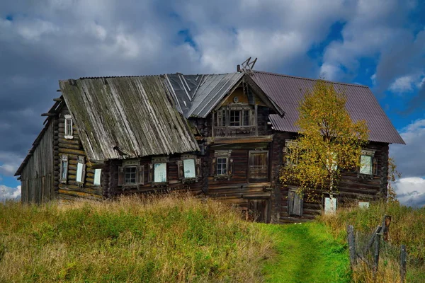 ロシア カレリア共和国 オネガ湖の北西海岸 ロシアの心臓地帯の世紀古い家 — ストック写真