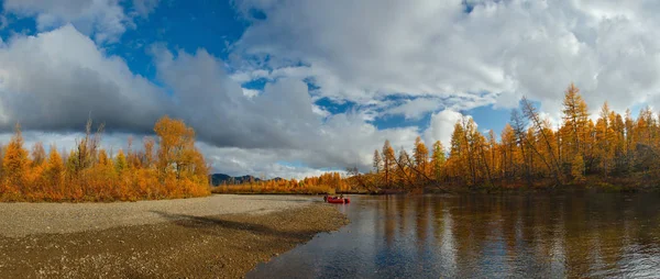 Ryssland Fjärran Östern Färgerna Hösten Kallt Vatten Floderna Magadan — Stockfoto