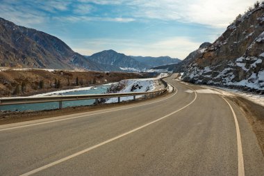 Rusya. Altay Dağı. Katun nehri boyunca Chui yolu.