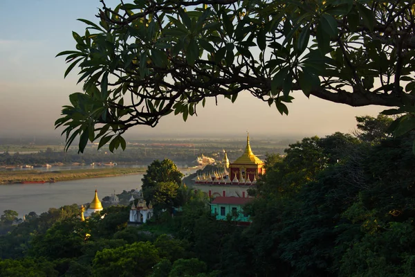 Myanmar Vue Des Temples Bouddhistes Depuis Une Pagode Ponya Shin — Photo