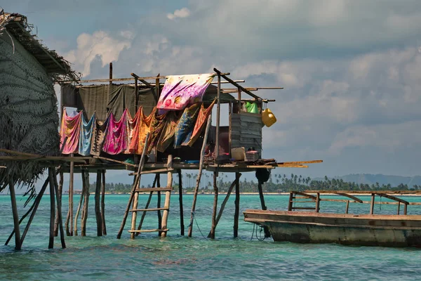 Wschodniej Malezji Wioska Morza Cyganów Środku Oceanu Zaangażowanych Rybołówstwo — Zdjęcie stockowe