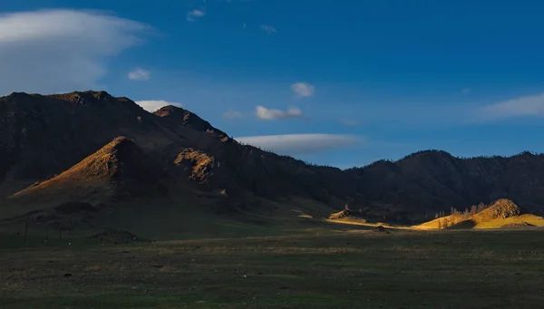Rosja Góry Ałtaj Okoliczne Góry Regionalnego Centrum Onguday Wzdłuż Tchuisky — Zdjęcie stockowe