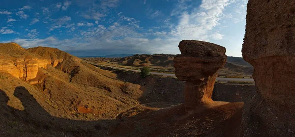Południowo Wschodnim Kazachstanie Malownicze Góry Obszarze Parku Narodowego Charyn Canyon — Zdjęcie stockowe