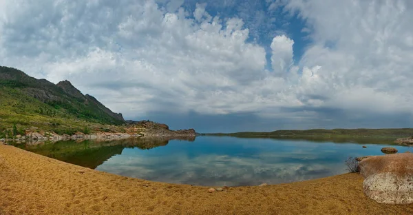 Kazakistan Orientale Intorno Alle Montagne Bayanaul Sono Tre Bellissimi Laghi — Foto Stock