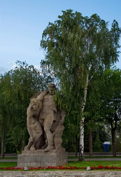 Volgograd Rússia Agosto 2018 Monumento Histórico Mamayev Kurgan Esculturas Emparelhadas — Fotografia de Stock