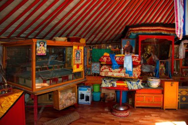 Harhorin. Moğolistan. 7 Haziran 2015. Erdene-Zuu manastırının içi, Moğolistan 'da günümüze kadar ayakta kalan ilk ve en büyük Budist manastırı. 1586 'da inşa edilmiş..