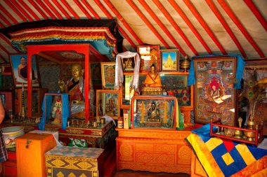 Harhorin. Moğolistan. 7 Haziran 2015. Erdene-Zuu manastırının içi, Moğolistan 'da günümüze kadar ayakta kalan ilk ve en büyük Budist manastırı. 1586 'da inşa edilmiş..