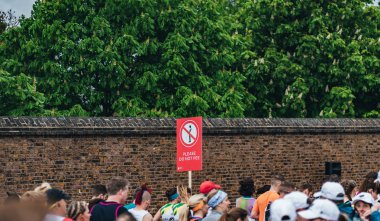 Londra / İngiltere - 04 / 28 / 2019: Londra Maratonunda Koşucular