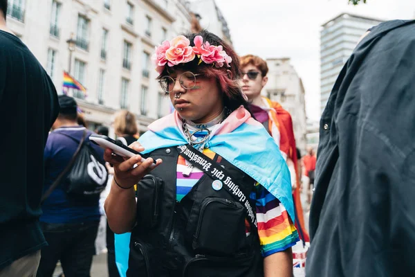 Лондон Великобритания 2019 Люди Флагами Флагами Празднуют Лондонском Параде — стоковое фото