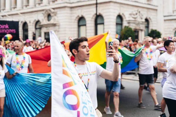 Londres Reino Unido 2019 Personas Con Banderas Pancartas Celebrando London —  Fotos de Stock