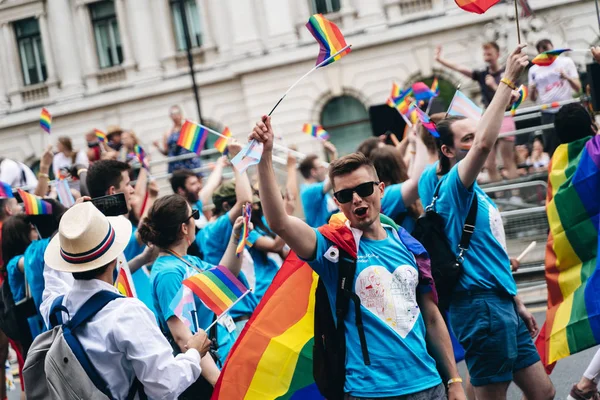 Londyn 2019 Ludzie Świętujący London Pride Parade — Zdjęcie stockowe