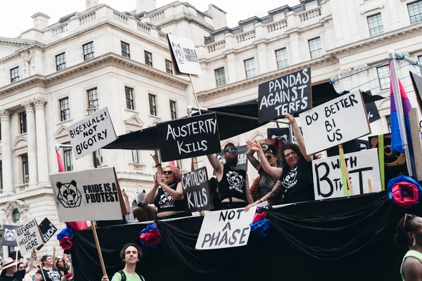 London Egyesült Királyság 2019 Biszexuális Emberek Zászlókkal London Pride Parade — Stock Fotó