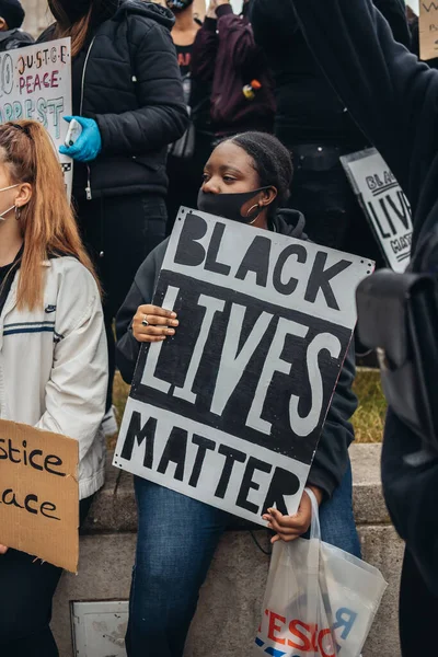 London 2020 Black Lives Matter Protest Lockdown Coronavirus Pandemic 数以千计的抗议者在威斯敏斯特广场 — 图库照片