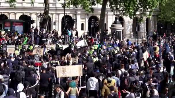 Londyn 2020 Protest Przeciwko Black Lives Matter Podczas Pandemii Koronawirusowej — Wideo stockowe