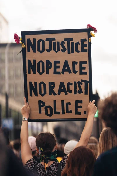London Egyesült Királyság 2020 Tiltakozók Plackards Banners Black Lives Matter — Stock Fotó
