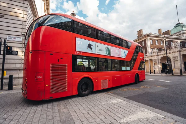 London 2020 Red Double Decker Bus Leaves Main Road Trafalgar — Stock Photo, Image