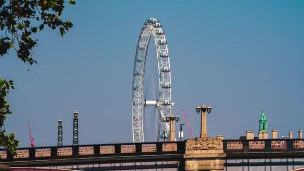 ロンドン イギリス 2020年8月9日 北側堤防からランバース橋とテムズ川を望むロンドン ビュー — ストック動画