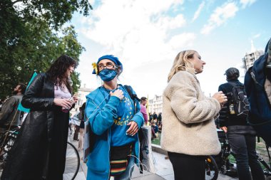 Londra / İngiltere - 2020.09.05: Meclis Meydanında Yok Olma İsyanı 'nda Anti Brexit halkı