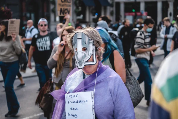 Londra Regno Unito 2020 Vecchia Signora Maschera Alla Manifestazione Our — Foto Stock