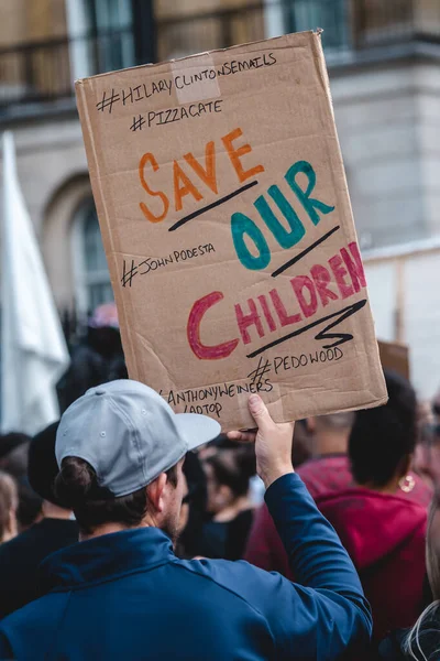 Londres Reino Unido 2020 Gente Con Pancartas Pancartas Gritando Our —  Fotos de Stock