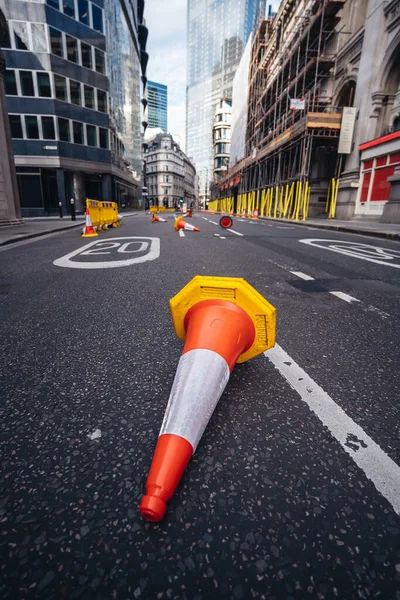 Londen 2020 Verkeerskegels Liggen Weg Bij Threadneedle Street — Stockfoto