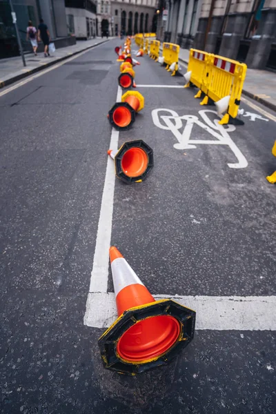 Londra Ngiltere Threadneedle Caddesi Nde Trafik Konileri Bulunuyor — Stok fotoğraf