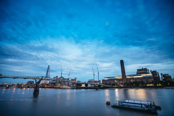 London 2020 View Tate Modern Shard Thames River Millennium Bridge — 스톡 사진