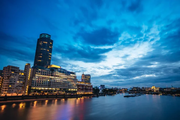 London Storbritannien 2020 Kvällsutsikt Över Themsen Från Vallen Med Vacker — Stockfoto