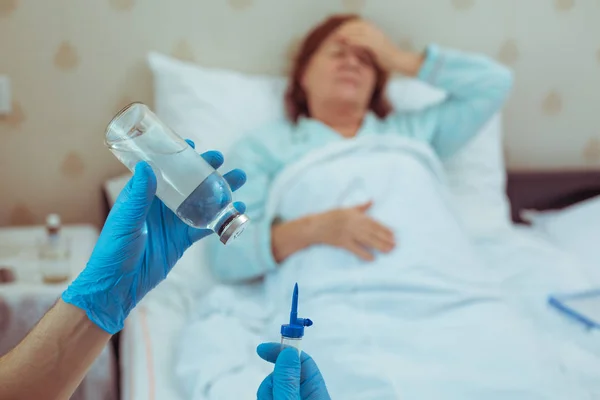 Profesyonel doktor damla sayacı için hazırlanıyor