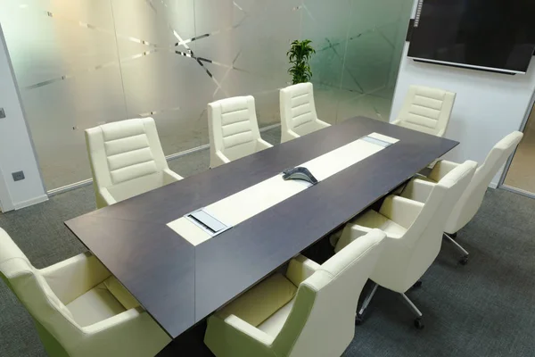 Conference room with screen. — Stock Photo, Image