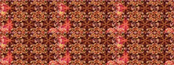 Doğum günü kartı, davetiye ya da afiş için iyidir. Kusursuz ortaçağ çiçek deseni. Kahverengi ve kırmızı renklerde altın. Raster illüstrasyonu. Dekoratif simetri arabesk.