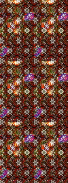 Kahverengi ve kırmızı renkte çiçekler. Küçük çiçekte sevimli çiçek deseni var..