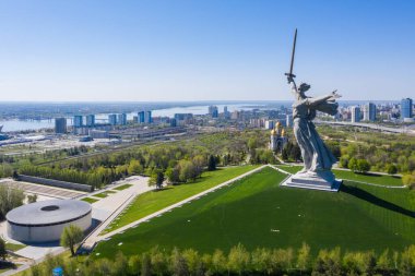 1 Mayıs 2020, Volgograd, Rusya. Mamaev Tepesi 'nin tepesindeki restorasyondan sonra 