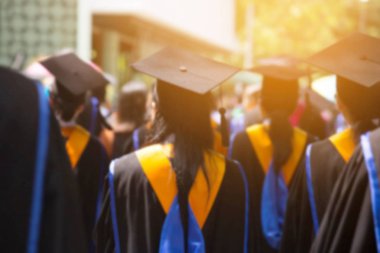 Mezuniyet Töreni ,Üniversite mezunlarını törenle kutluyor.