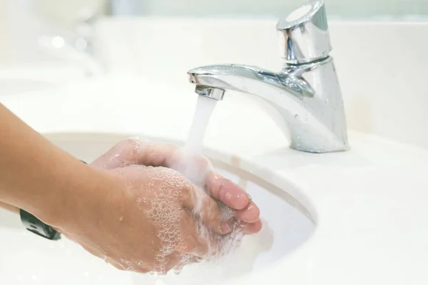 Hygien Rengör Händerna Tvätta Händerna Med Tvål Kranen Med Vatten — Stockfoto