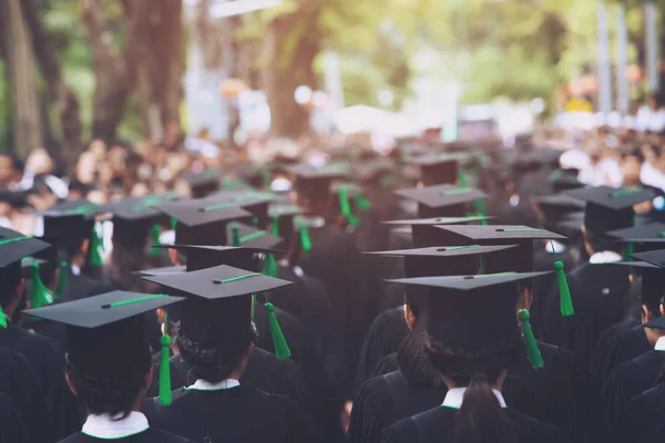 Gruppo Laureati Durante Inizio Concetto Educazione Congratulazioni Università Cerimonia Laurea — Foto Stock