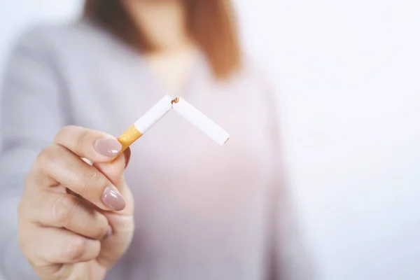 Mulher Recusando Conceito Cigarros Para Parar Fumar Estilo Vida Saudável — Fotografia de Stock