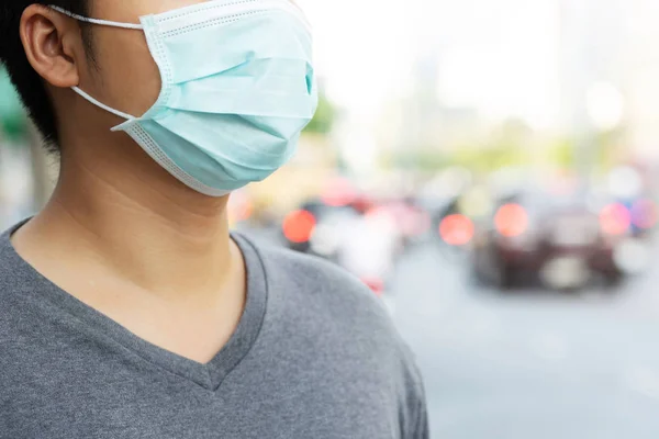 Potret Manusia Mengenakan Masker Higienis Hidung Luar Ruangan Ekologi Mobil — Stok Foto