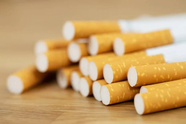 Bild Flera Kommersiellt Tillverkade Cigaretter Pile Cigarett Trä Eller Icke — Stockfoto