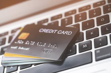 Kredi kartlarıyla online alışveriş