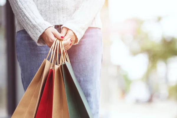 Una Donna Sta Facendo Shopping Centro Commerciale — Foto Stock