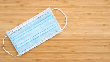 Korona virüsünü önlemek için yüz maskesi