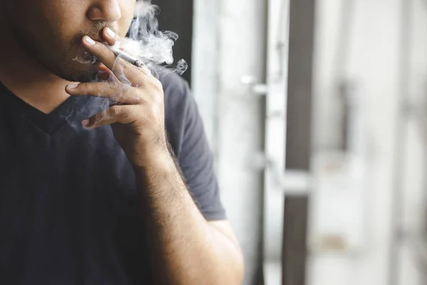 Día Mundial Sin Tabaco Hombre Fumando — Foto de Stock